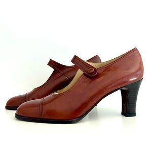 Vintage Yanko Heels, Made in Spain, Chestnut Brown, Size 7.5, Great Condition